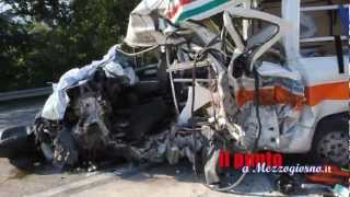 Incidente sulla superstrada Cassino Sora coinvolta unambulanza muore il conducente [upl. by Disharoon325]