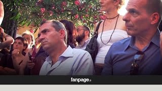 Varoufakis e De Magistris lanciano il movimento delle quotcittà ribelliquot dalla tendopoli dei migranti a [upl. by Yrrac]