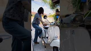 Si neng cantik lagi nyelah vespa vespa nengcantik short [upl. by Kotta]