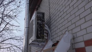 Мультисплит система установкаMultisplit system air conditioner installation [upl. by Haelem]