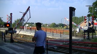 Spoorwegovergang Cuijk  Dutch railroad crossing [upl. by Devol]