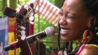 Fatoumata Diawara  G  LIVE at Afrikafestival Hertme 2010 [upl. by Domini]