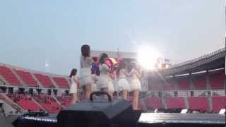 130316 APINK 에이핑크  BUBIBU FANCAM MBC Korean Music Wave in Bangkok 2013 [upl. by Elnukeda]