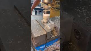 HOLE SAW FLY CUTTER WORKS bimetal hole saw 1000 rpm light cuts [upl. by Yllor34]