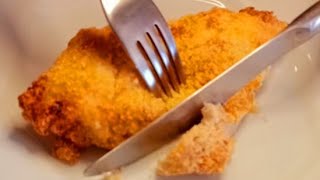 Como fazer peito de FRANGO À MILANESA na AIR FRYER [upl. by Ymmak]