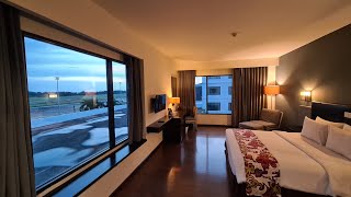 Reviewing Ultima HORISON Hotel next to SAMS Sepinggan Airport  Room with Airport View [upl. by Jaeger477]