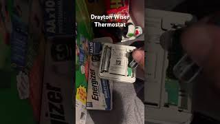 Changing batteries in a Drayton Wiser thermostat drayton draytonwiser haywardsheath [upl. by Awe]