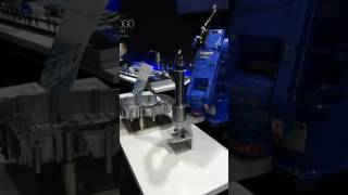 NAKANISHI Motor Spindle E4000 Deburring by Yaskawa Robot [upl. by Grindle]