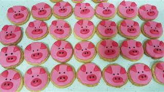 How to Make Pig Face Delicious amp Crunchy Butter Cookies for The Year of Pig [upl. by Enidlareg]