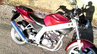 Daelim Roadwin 125cc 2005 model  Walk around  start [upl. by Scuram]