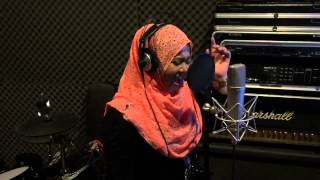 Madah Berhelah Cover By Azlyna Aziz [upl. by Sefton]