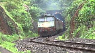 GOC WDP3A Extreme Chugging amp Smoking With TVC Rajdhani Express [upl. by Suoilenroc35]