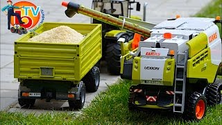 BRUDER Toys CLAAS Traktor Combine [upl. by Odiug]