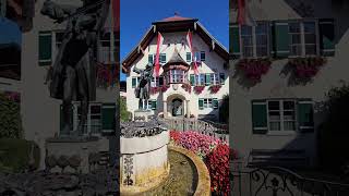 Discover St Gilgen’s Charming Violinist Statue 🎻🌸 Beautiful Fountain amp Square in Austria 🇦🇹 [upl. by Blackmun]