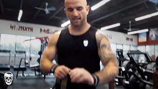 How to Use Lifting Straps For Weightlifting  Roc Pilon [upl. by Riesman]