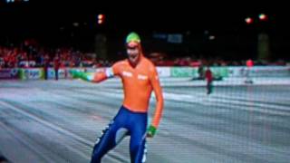 Sven Kramer quotkickfinishquot met vingertje naar Erben Wennemars als Europees Kampioen 2012 Januari 8 [upl. by Wilonah]