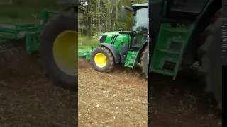 John Deere mit Zinkensämaschine Güttler und Xcut Kerner Frontpacker [upl. by Elaval383]