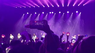 orbits waving peach lightsticks for chuu during playback loona in atlanta [upl. by Graces323]