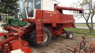 1975 IHC 815 combine with 335 hours sold on Ohio Farm Auction [upl. by Meraree392]