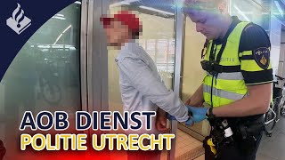 Politie  Aanpak Overlast Binnenstad  Aanhouding gesignaleerde  Persoon met een mes [upl. by Ettenawtna]