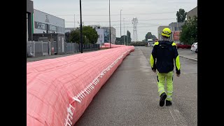 A Ravenna un maxi tubo pieno di acqua per salvare i computer dallacqua dellalluvione [upl. by Odnaloy]