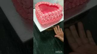 Strawberry heart ❤️❤️❤️ shape 🎂❤️trending youtube viralvideo heart cakedecorating [upl. by Htieh973]