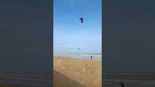 Kitesurf está popular na Itália esportes kitesurfing italia popular dicas [upl. by Naihs]