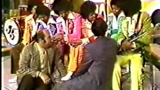 Mike Douglas Show Jackson Five Interview 1974 entrevista de mike douglas a los jackson five 1974 [upl. by Neitsabes545]