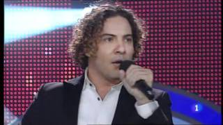 David bisbal ave Maria gala feliz 2012 tve [upl. by Edmon]