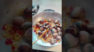 Stirfried clams with spicy and delicious flavor food cooking lunch seafood yummy [upl. by Kauppi]