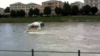 Salzburg Ausflugsschiff quottanztquot Walzer auf der Salzach [upl. by Telford271]