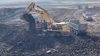 Caterpillar 390D Excavator Loading Trucks With Two Passes  Interkat SA [upl. by Sido]