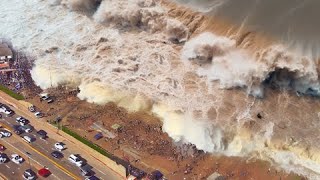 Like a tsunami Monstrous tidal waves hit the South African coast [upl. by Frey483]