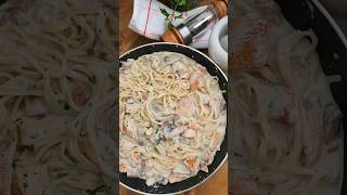 LINGUINE KREMOZE ME PANA KERPUDHA DHE FILETO PULE chickenpasta mushroom pasta [upl. by Aitnyc229]