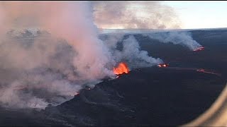 Nouvelle éruption du volcan islandais [upl. by Nnylarak]