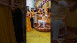 haldi ki rasam mein phool ki baarish ki  haldi song shortsnewfestive celebration [upl. by Yro646]