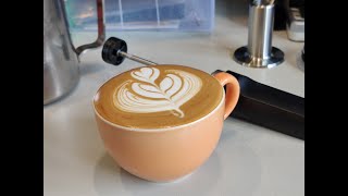 nanofoamer  cafelat robot  aeroccino 3  latte art [upl. by Ik]