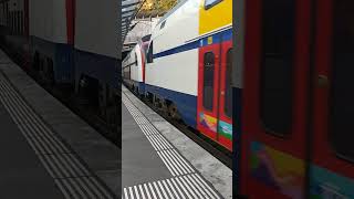 zwischen S16 und S3 Nach Zürich airport und Wetzikon ZH In Stadelhofen SBB [upl. by Eslek]