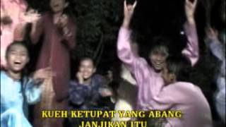 ARamlie amp Maria Bachok  Malam Tujuh Likor Official Music Video [upl. by Ennaecarg28]