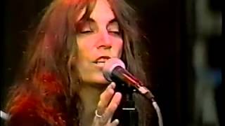 Patti Smith  HeartShaped Box Nirvana Cover Live Seattle 2000 [upl. by Taro]