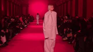 Model FALLS during Vetements ReadytoWear FallWinter 2024 Paris Fashion Week [upl. by Yim]