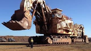 Two Terex OampK RH400s together on maintenance [upl. by Inafetse]