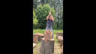 Fiskars IsoCore XXL on 30cm Knotted Pine Wood  Impressive Results [upl. by Willa335]