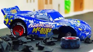 Fabulous Lightning McQueen Crash amp Repair Disney Cars Toys Stop Motion Animation  Ladybird TV [upl. by Downes]