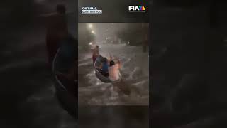 ¡Les llueve sobre mojado  Inundaciones en Chetumal provocan que personas pidan ayuda en LANCHA [upl. by Adam]