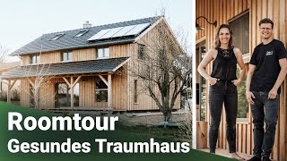 Gesund Bauen mit fantastischen Details Thoma Holz 100 Lehm amp OHNE Heizung  Holzhaus Roomtour [upl. by Dnalon]