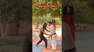 Easy Hand Lock SelfDefence shorts youtubeshorts selfdenfense [upl. by Aytnahs]