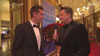 Miroslav Klose ist stolz  SemperOpernball 2018  MDR [upl. by Eanrahc]