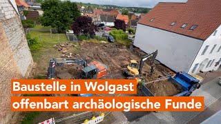 Baustelle in Wolgaster Kleinbrückenstraße offenbart archäologische Funde aus Mittelalter [upl. by Alebasi106]