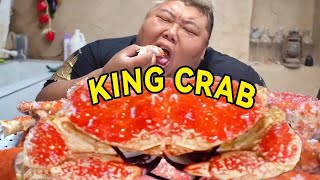 King crab big brontosaurus as a meal [upl. by Evad]